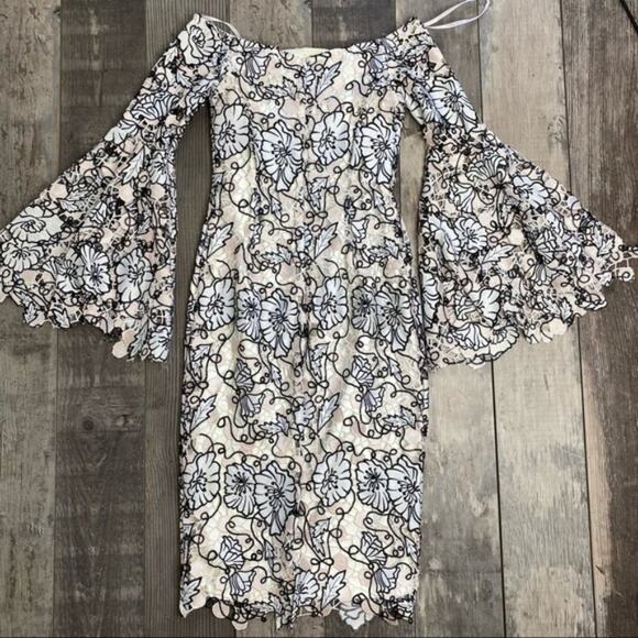 PASDUCHAS Ivy Grove Floral Bell Sleeve Off the Shoulder Midi Dress - Picture 12 of 14